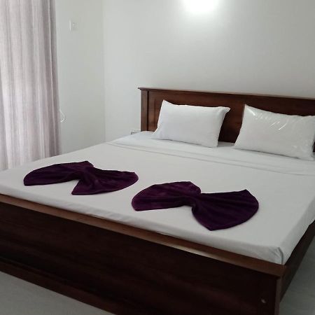 Para Inn Residence Dehiwala-Mount Lavinia Екстериор снимка