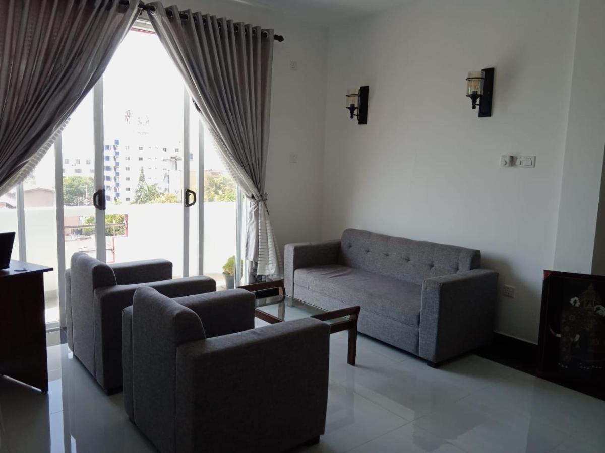Para Inn Residence Dehiwala-Mount Lavinia Екстериор снимка