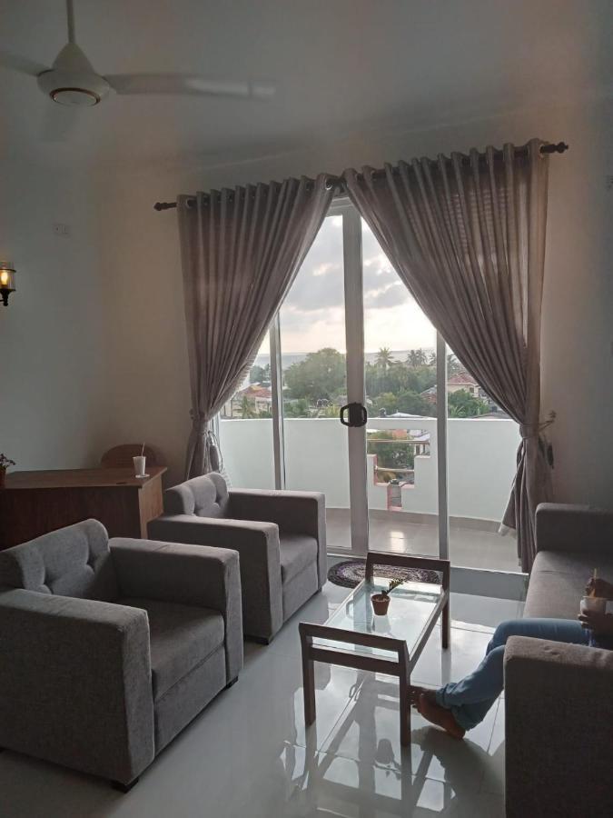 Para Inn Residence Dehiwala-Mount Lavinia Екстериор снимка